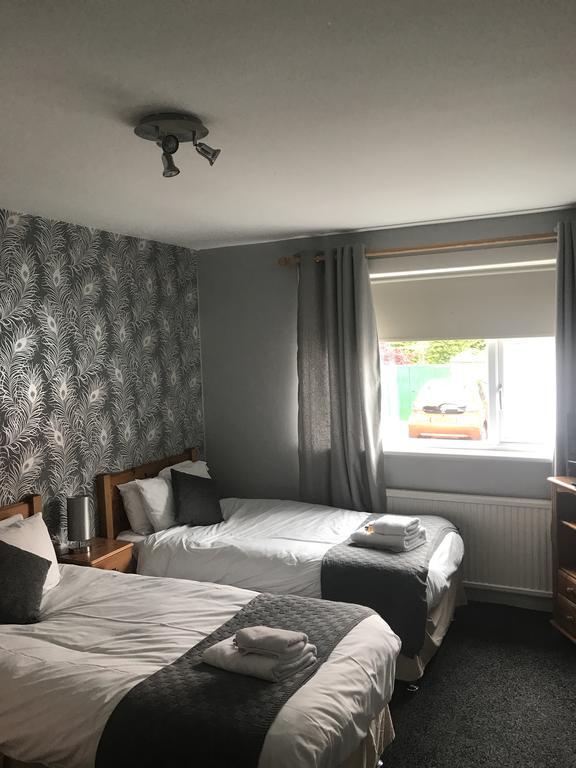 Riccarton Inn Currie ภายนอก รูปภาพ