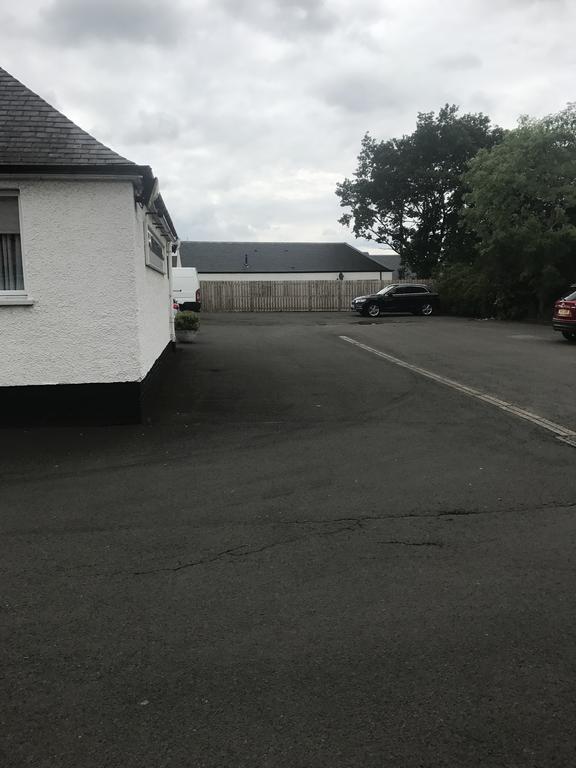 Riccarton Inn Currie ภายนอก รูปภาพ