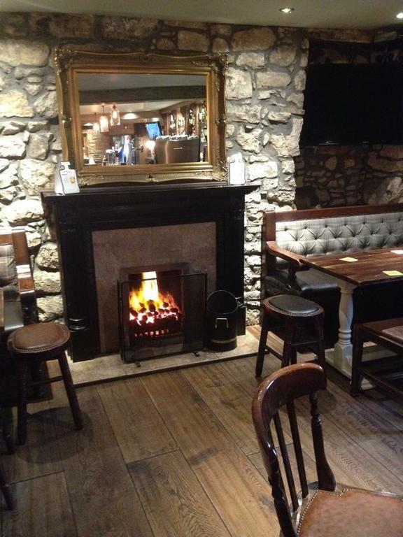 Riccarton Inn Currie ภายนอก รูปภาพ